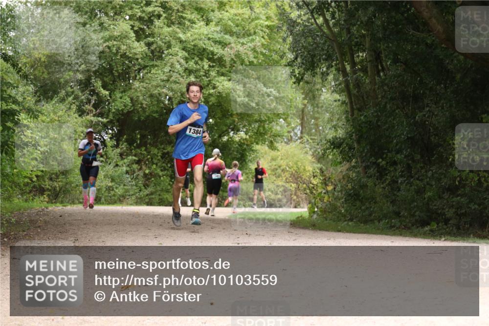 30.08.2026 - Elbe Triathlon Hamburg Antke Förster http://msf.ph/oto/10103559 30.08.2026 11:42:40 Laufen 1384 meine-sportfotos.de