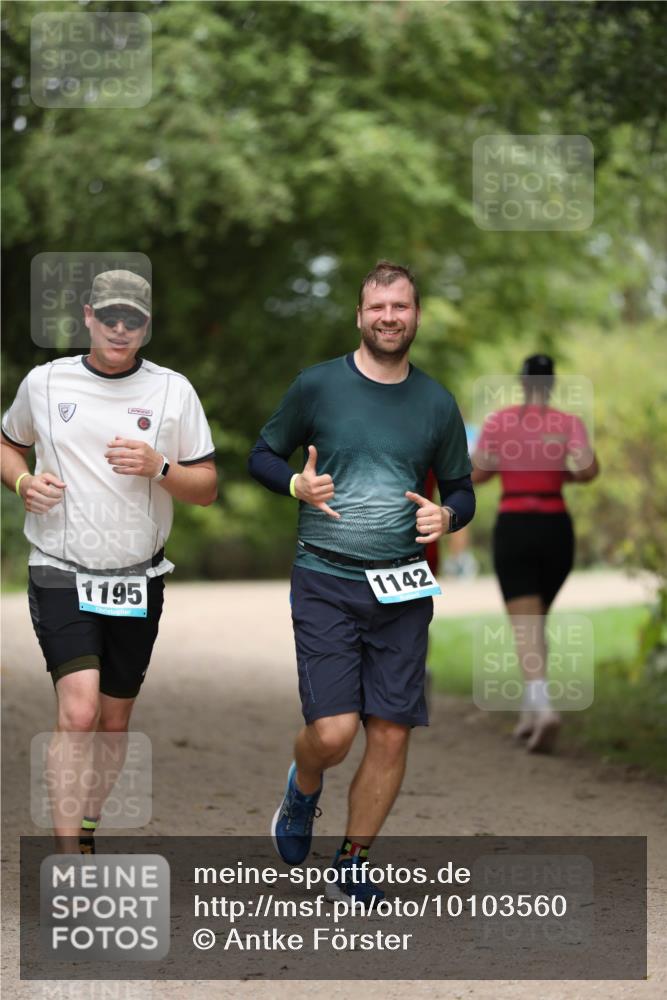 30.08.2026 - Elbe Triathlon Hamburg Antke Förster http://msf.ph/oto/10103560 30.08.2026 11:39:55 Laufen 1195, 1142 meine-sportfotos.de