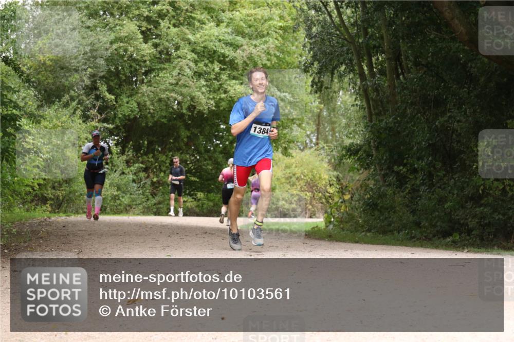 30.08.2026 - Elbe Triathlon Hamburg Antke Förster http://msf.ph/oto/10103561 30.08.2026 11:42:40 Laufen 1384 meine-sportfotos.de