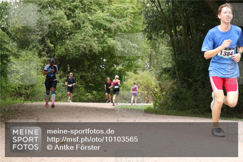 30.08.2026 - Elbe Triathlon Hamburg Antke Förster http://msf.ph/oto/10103565 30.08.2026 11:42:42 Laufen 1384 meine-sportfotos.de