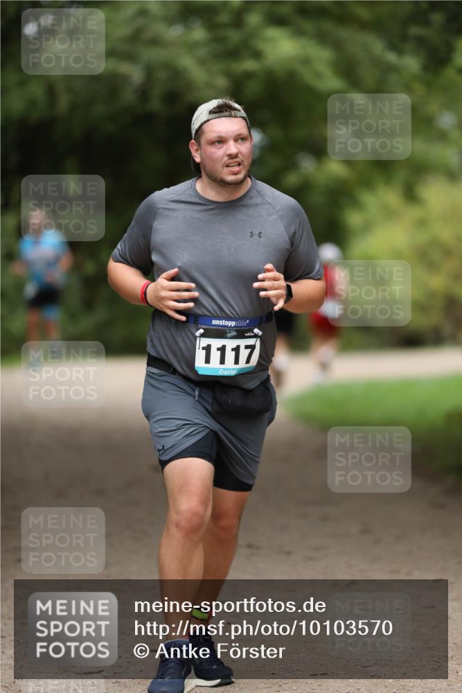 30.08.2026 - Elbe Triathlon Hamburg Antke Förster http://msf.ph/oto/10103570 30.08.2026 11:39:59 Laufen 1117 meine-sportfotos.de