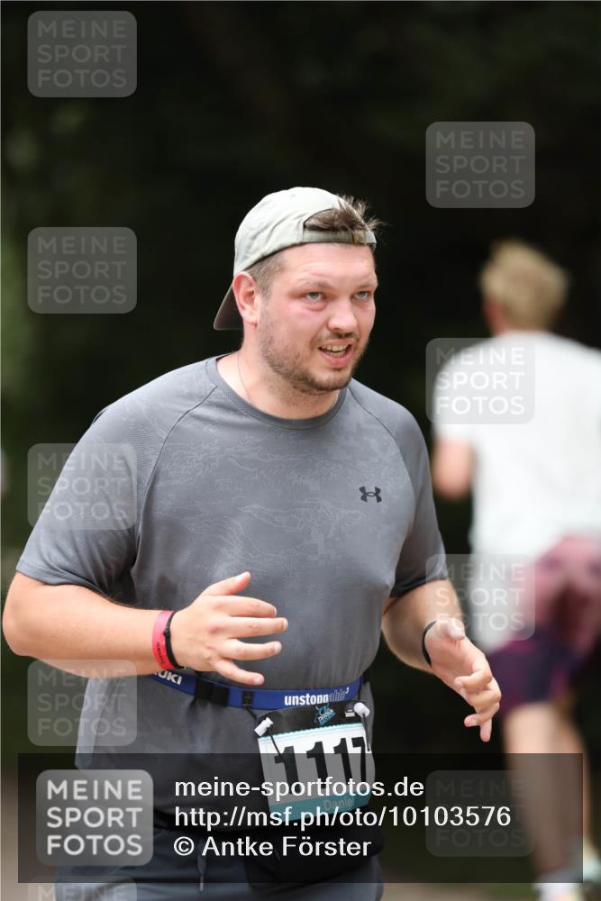 30.08.2026 - Elbe Triathlon Hamburg Antke Förster http://msf.ph/oto/10103576 30.08.2026 11:40:02 Laufen 1117 meine-sportfotos.de