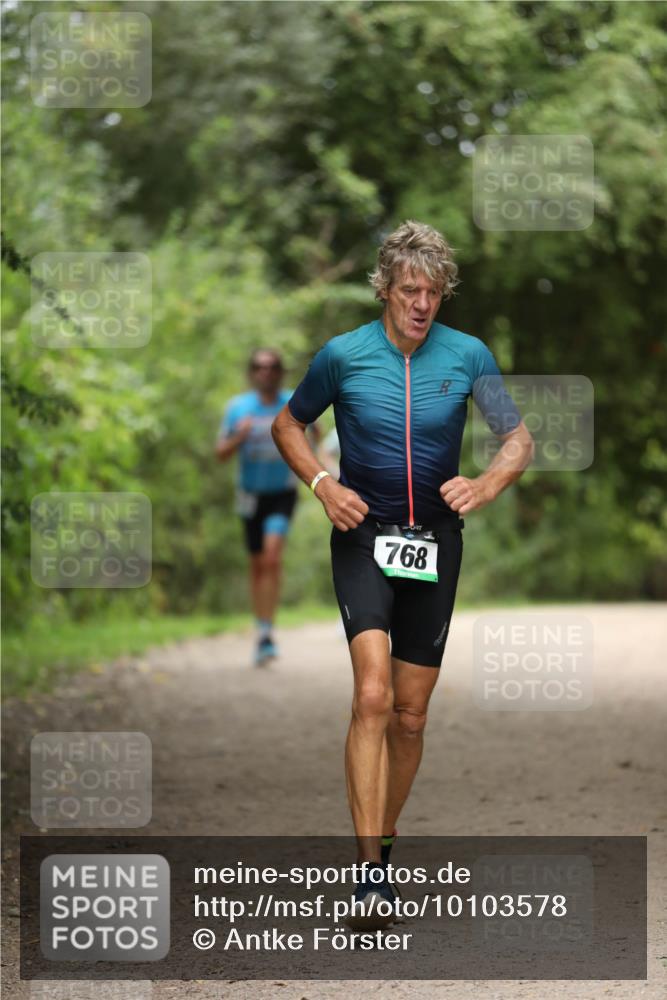 30.08.2026 - Elbe Triathlon Hamburg Antke Förster http://msf.ph/oto/10103578 30.08.2026 11:40:03 Laufen 768 meine-sportfotos.de