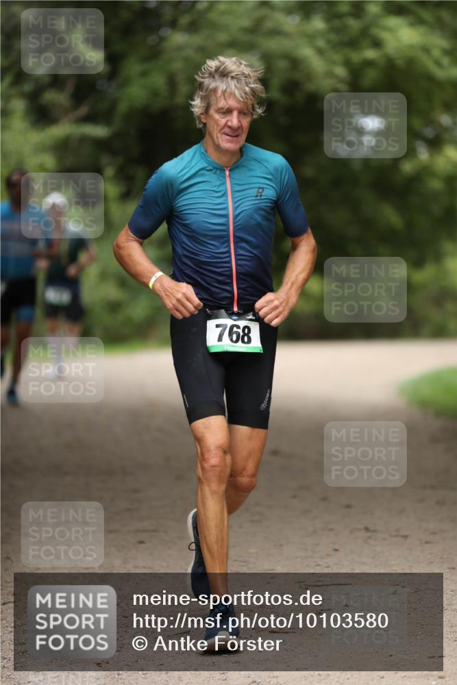 30.08.2026 - Elbe Triathlon Hamburg Antke Förster http://msf.ph/oto/10103580 30.08.2026 11:40:03 Laufen 768 meine-sportfotos.de