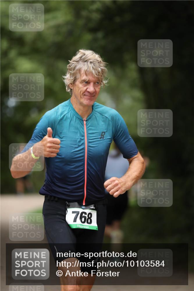 30.08.2026 - Elbe Triathlon Hamburg Antke Förster http://msf.ph/oto/10103584 30.08.2026 11:40:05 Laufen 768 meine-sportfotos.de