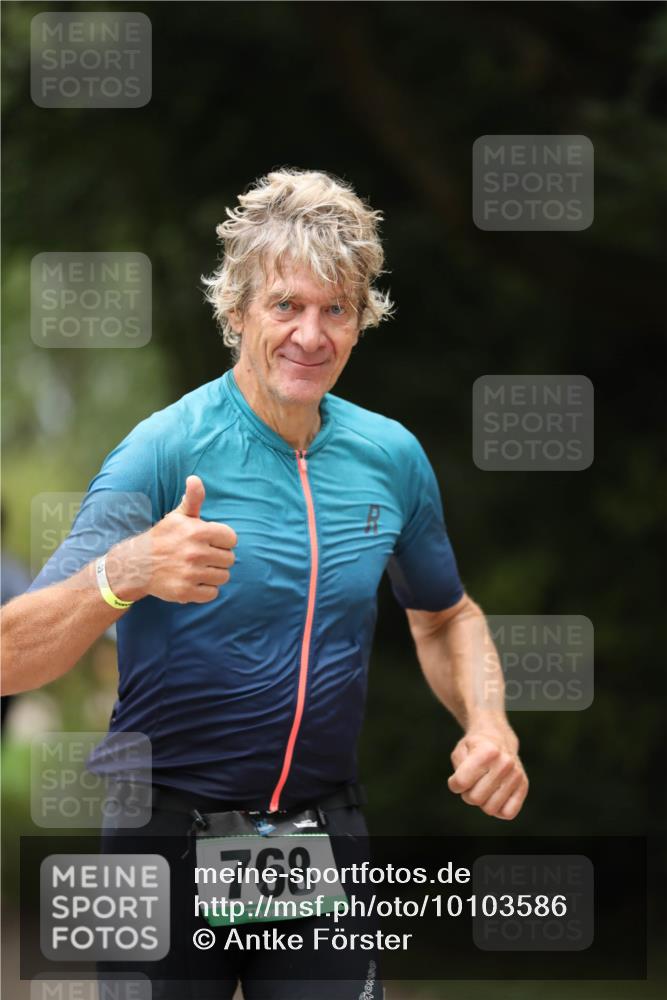 30.08.2026 - Elbe Triathlon Hamburg Antke Förster http://msf.ph/oto/10103586 30.08.2026 11:40:05 Laufen 768 meine-sportfotos.de