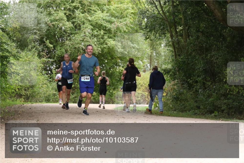 30.08.2026 - Elbe Triathlon Hamburg Antke Förster http://msf.ph/oto/10103587 30.08.2026 11:43:15 Laufen 1248, 1338 meine-sportfotos.de