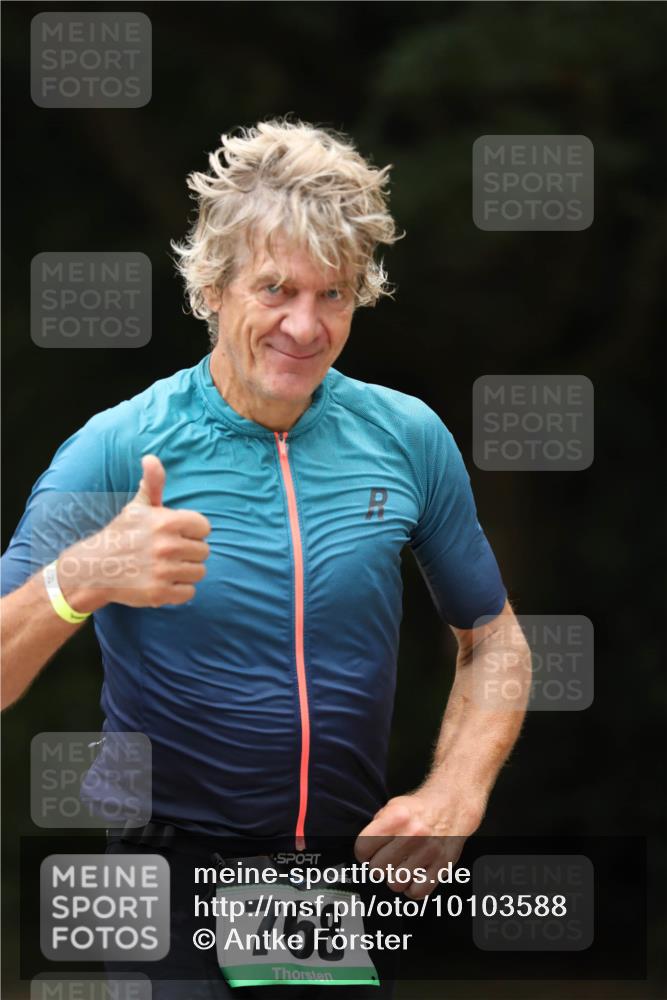 30.08.2026 - Elbe Triathlon Hamburg Antke Förster http://msf.ph/oto/10103588 30.08.2026 11:40:06 Laufen 768 meine-sportfotos.de
