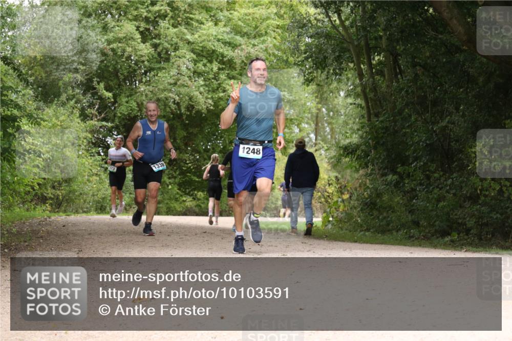 30.08.2026 - Elbe Triathlon Hamburg Antke Förster http://msf.ph/oto/10103591 30.08.2026 11:43:16 Laufen 173, 1338, 1248 meine-sportfotos.de