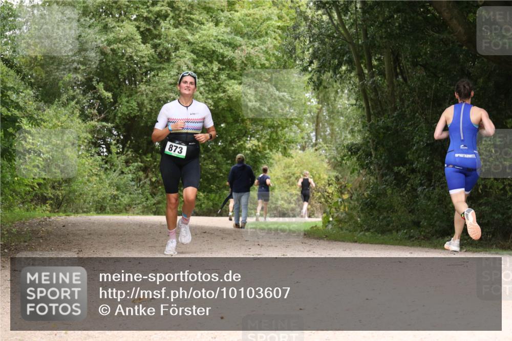 30.08.2026 - Elbe Triathlon Hamburg Antke Förster http://msf.ph/oto/10103607 30.08.2026 11:43:22 Laufen 873 meine-sportfotos.de