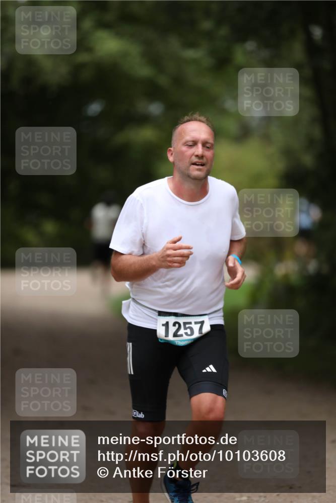 30.08.2026 - Elbe Triathlon Hamburg Antke Förster http://msf.ph/oto/10103608 30.08.2026 11:40:19 Laufen 1257 meine-sportfotos.de