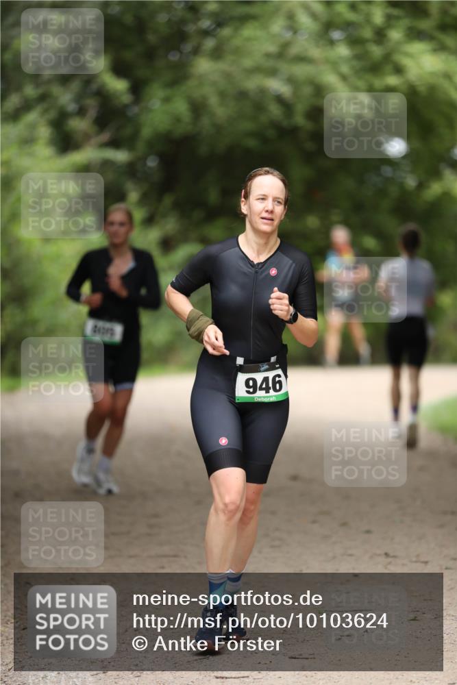 30.08.2026 - Elbe Triathlon Hamburg Antke Förster http://msf.ph/oto/10103624 30.08.2026 11:40:26 Laufen 946 meine-sportfotos.de