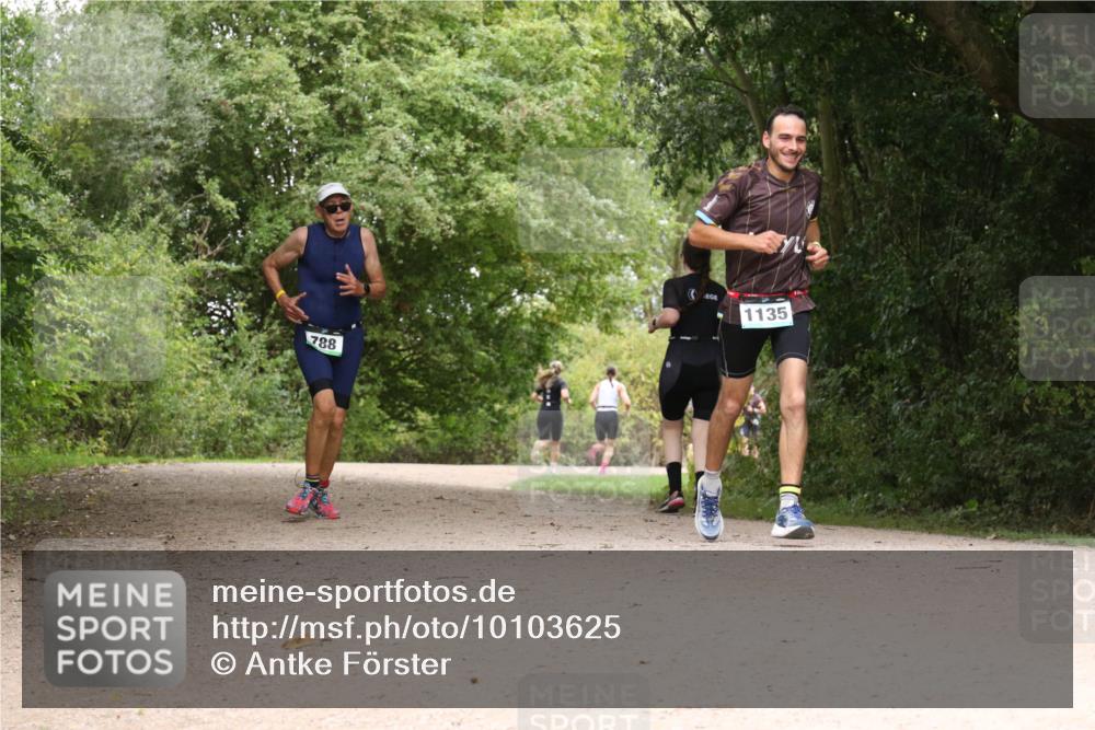 30.08.2026 - Elbe Triathlon Hamburg Antke Förster http://msf.ph/oto/10103625 30.08.2026 11:43:43 Laufen 788, 1135 meine-sportfotos.de
