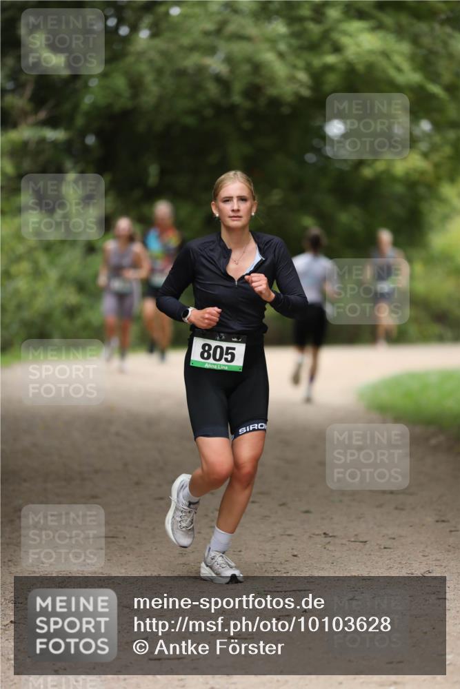 30.08.2026 - Elbe Triathlon Hamburg Antke Förster http://msf.ph/oto/10103628 30.08.2026 11:40:28 Laufen 805 meine-sportfotos.de