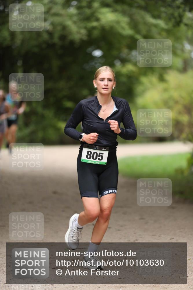 30.08.2026 - Elbe Triathlon Hamburg Antke Förster http://msf.ph/oto/10103630 30.08.2026 11:40:28 Laufen 805 meine-sportfotos.de