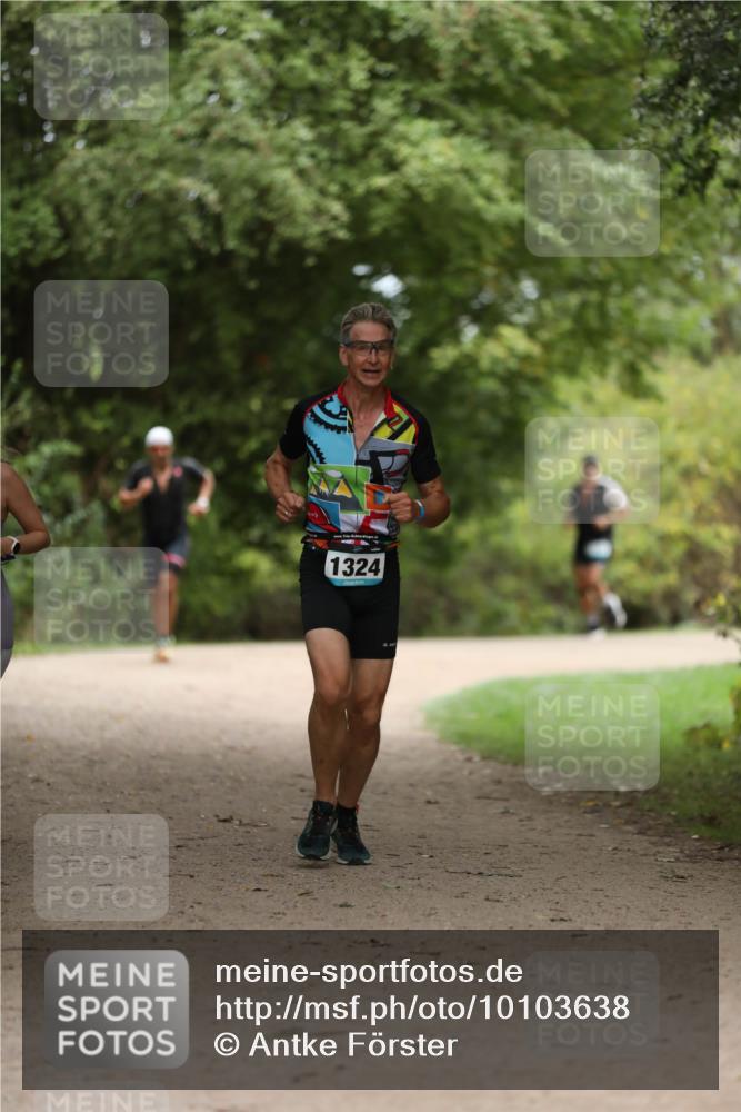 30.08.2026 - Elbe Triathlon Hamburg Antke Förster http://msf.ph/oto/10103638 30.08.2026 11:40:35 Laufen 1324 meine-sportfotos.de