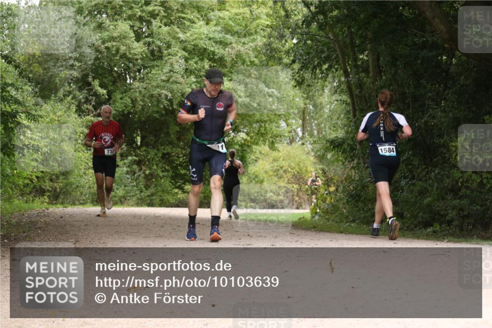 30.08.2026 - Elbe Triathlon Hamburg Antke Förster http://msf.ph/oto/10103639 30.08.2026 11:44:04 Laufen 737, 1584 meine-sportfotos.de