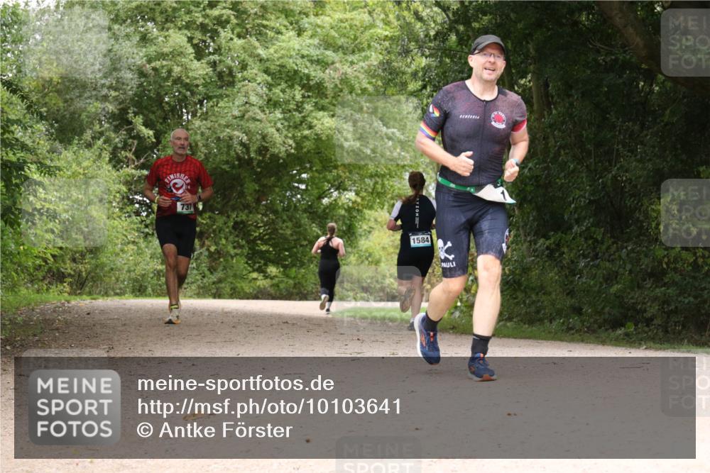30.08.2026 - Elbe Triathlon Hamburg Antke Förster http://msf.ph/oto/10103641 30.08.2026 11:44:05 Laufen 737, 1584 meine-sportfotos.de