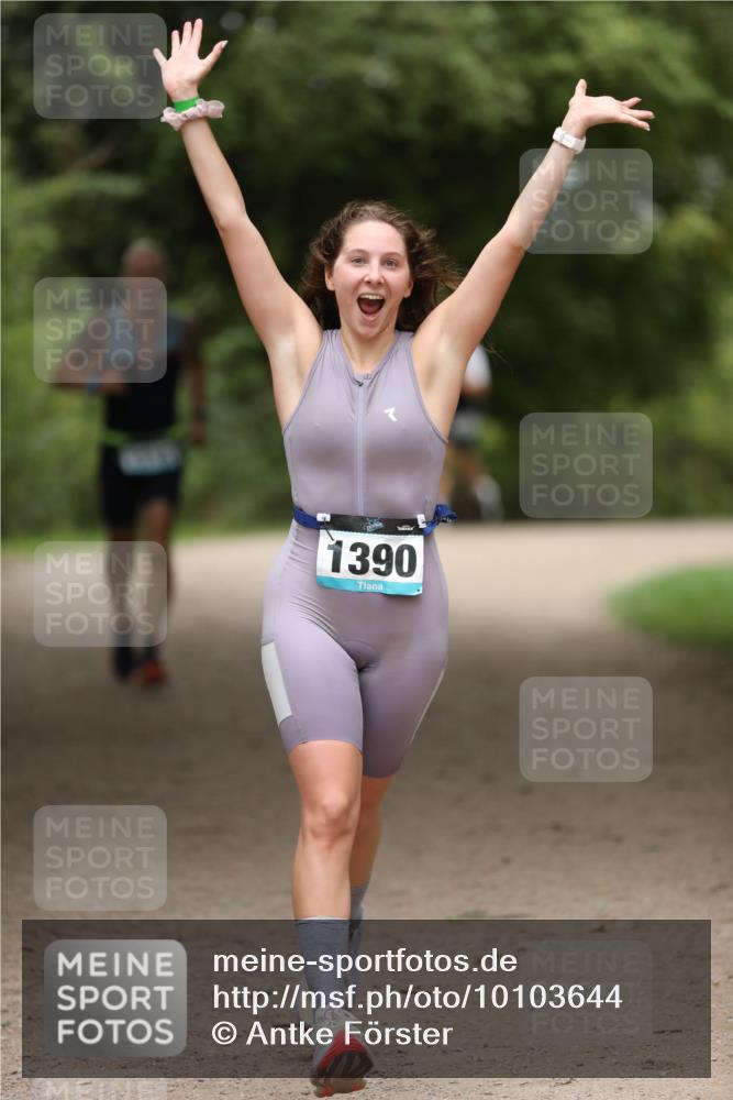 30.08.2026 - Elbe Triathlon Hamburg Antke Förster http://msf.ph/oto/10103644 30.08.2026 11:40:37 Laufen 1390 meine-sportfotos.de