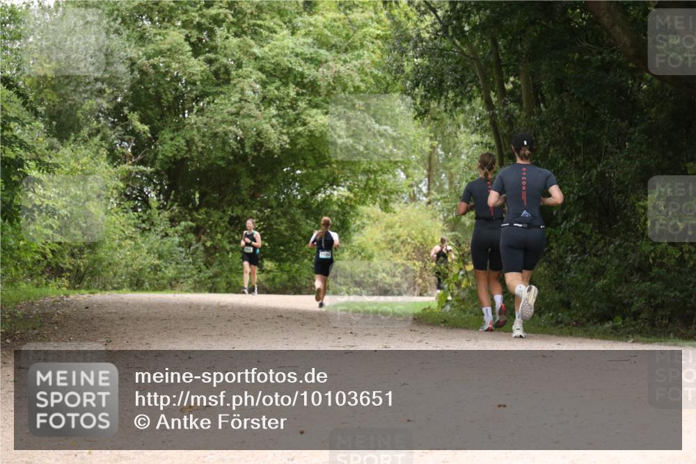 30.08.2026 - Elbe Triathlon Hamburg Antke Förster http://msf.ph/oto/10103651 30.08.2026 11:44:11 Laufen 1564 meine-sportfotos.de