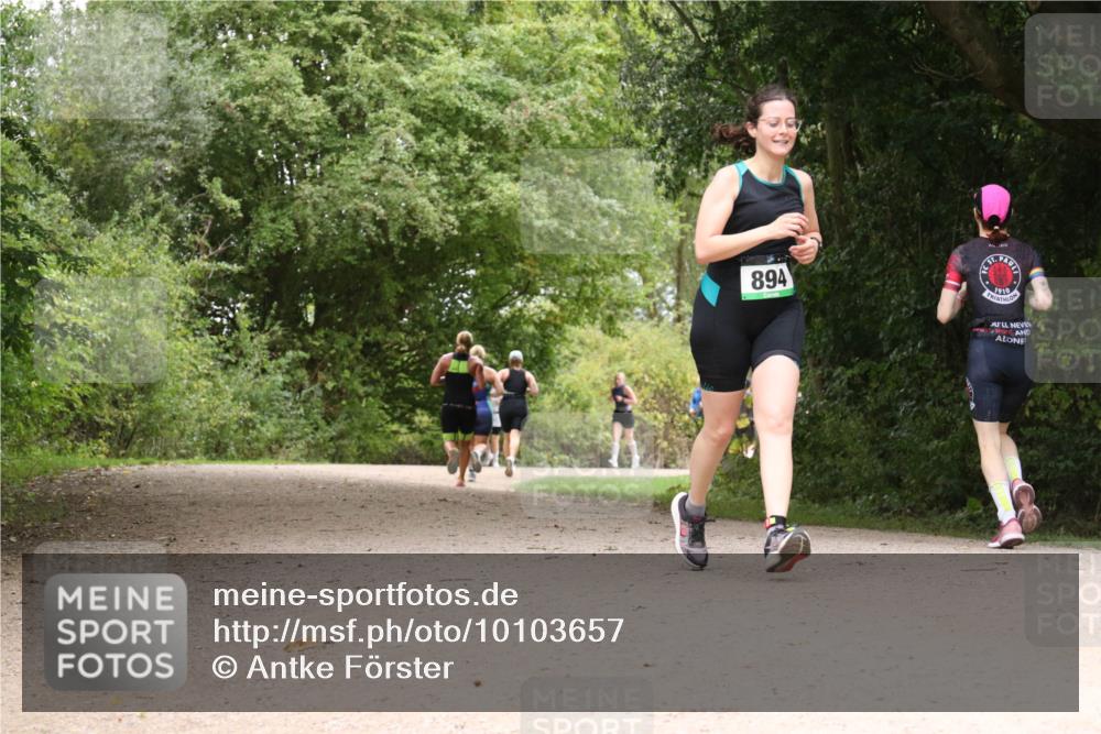 30.08.2026 - Elbe Triathlon Hamburg Antke Förster http://msf.ph/oto/10103657 30.08.2026 11:44:25 Laufen 894, 1910 meine-sportfotos.de