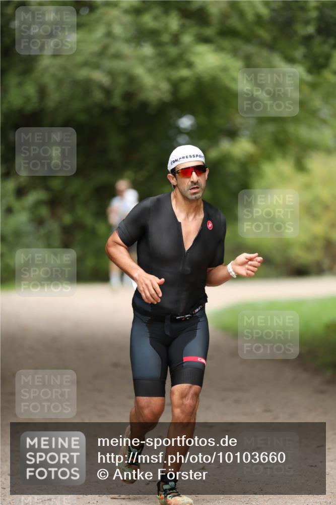 30.08.2026 - Elbe Triathlon Hamburg Antke Förster http://msf.ph/oto/10103660 30.08.2026 11:40:43 Laufen  meine-sportfotos.de