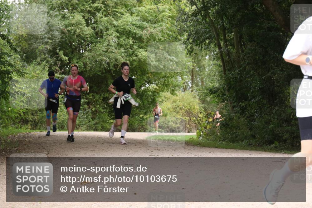 30.08.2026 - Elbe Triathlon Hamburg Antke Förster http://msf.ph/oto/10103675 30.08.2026 11:44:44 Laufen 90 meine-sportfotos.de