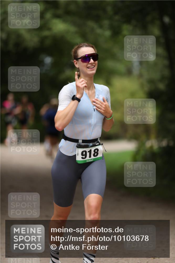 30.08.2026 - Elbe Triathlon Hamburg Antke Förster http://msf.ph/oto/10103678 30.08.2026 11:40:53 Laufen 918 meine-sportfotos.de