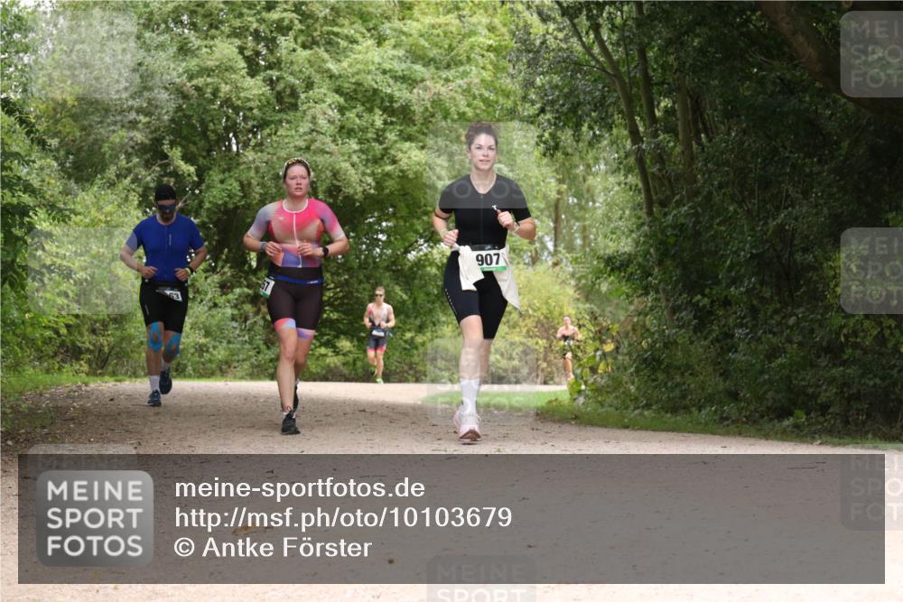 30.08.2026 - Elbe Triathlon Hamburg Antke Förster http://msf.ph/oto/10103679 30.08.2026 11:44:45 Laufen 907 meine-sportfotos.de