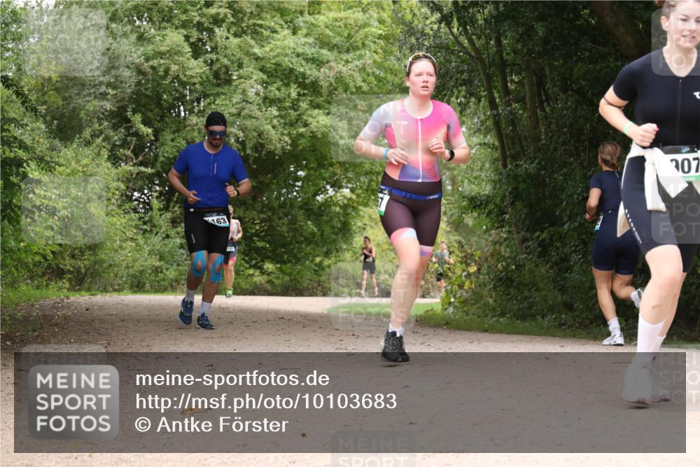 30.08.2026 - Elbe Triathlon Hamburg Antke Förster http://msf.ph/oto/10103683 30.08.2026 11:44:47 Laufen 163, 307 meine-sportfotos.de