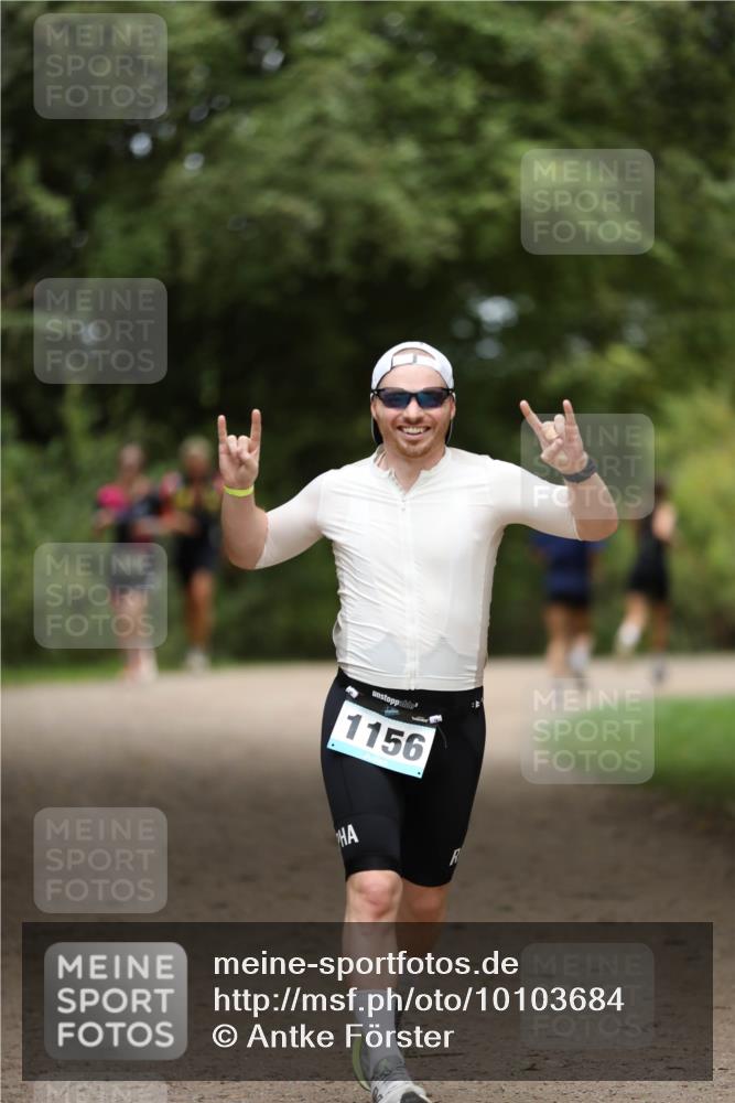 30.08.2026 - Elbe Triathlon Hamburg Antke Förster http://msf.ph/oto/10103684 30.08.2026 11:40:56 Laufen 1156 meine-sportfotos.de