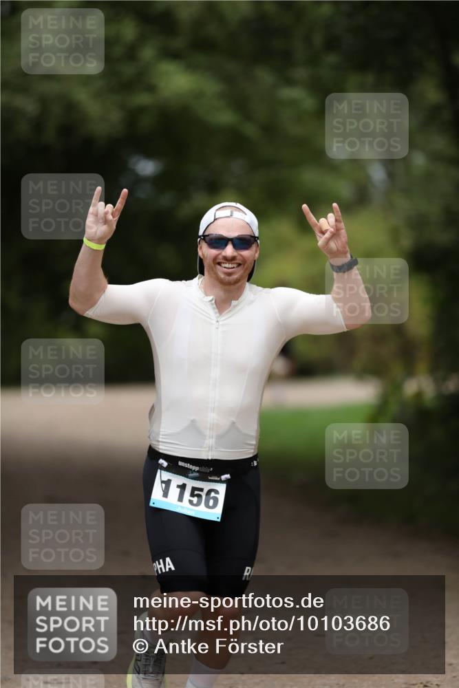 30.08.2026 - Elbe Triathlon Hamburg Antke Förster http://msf.ph/oto/10103686 30.08.2026 11:40:56 Laufen 1156, 91444 meine-sportfotos.de