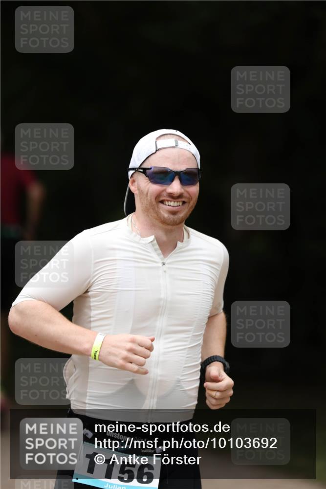 30.08.2026 - Elbe Triathlon Hamburg Antke Förster http://msf.ph/oto/10103692 30.08.2026 11:40:57 Laufen 1156 meine-sportfotos.de