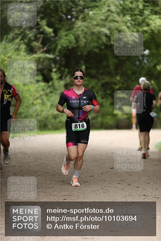 30.08.2026 - Elbe Triathlon Hamburg Antke Förster http://msf.ph/oto/10103694 30.08.2026 11:41:04 Laufen 3, 60, 816 meine-sportfotos.de
