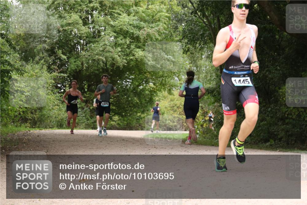 30.08.2026 - Elbe Triathlon Hamburg Antke Förster http://msf.ph/oto/10103695 30.08.2026 11:44:57 Laufen 1379, 1445 meine-sportfotos.de