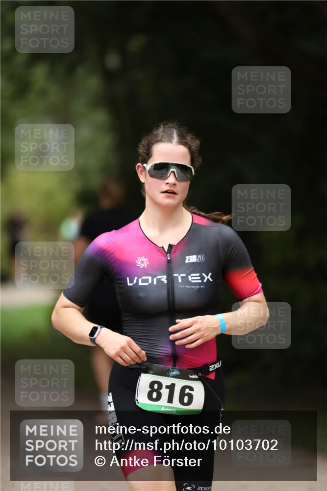 30.08.2026 - Elbe Triathlon Hamburg Antke Förster http://msf.ph/oto/10103702 30.08.2026 11:41:07 Laufen 3, 801, 816 meine-sportfotos.de