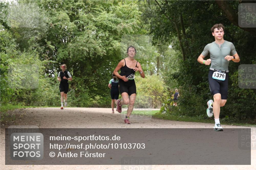 30.08.2026 - Elbe Triathlon Hamburg Antke Förster http://msf.ph/oto/10103703 30.08.2026 11:45:01 Laufen 28, 1379 meine-sportfotos.de