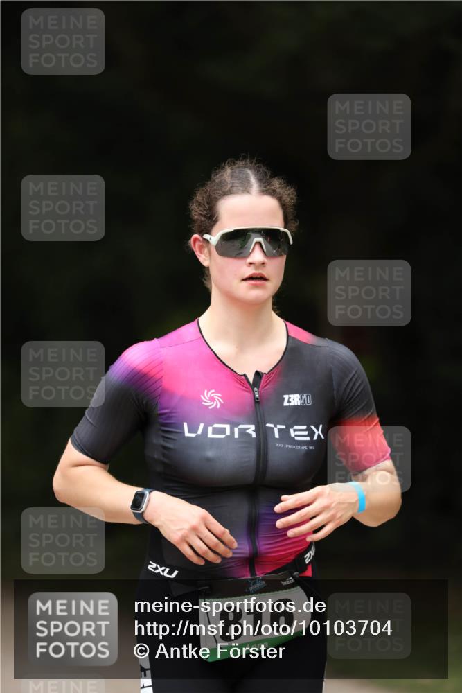 30.08.2026 - Elbe Triathlon Hamburg Antke Förster http://msf.ph/oto/10103704 30.08.2026 11:41:07 Laufen 2, 3, 801, 816 meine-sportfotos.de