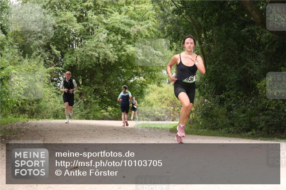 30.08.2026 - Elbe Triathlon Hamburg Antke Förster http://msf.ph/oto/10103705 30.08.2026 11:45:02 Laufen 826 meine-sportfotos.de