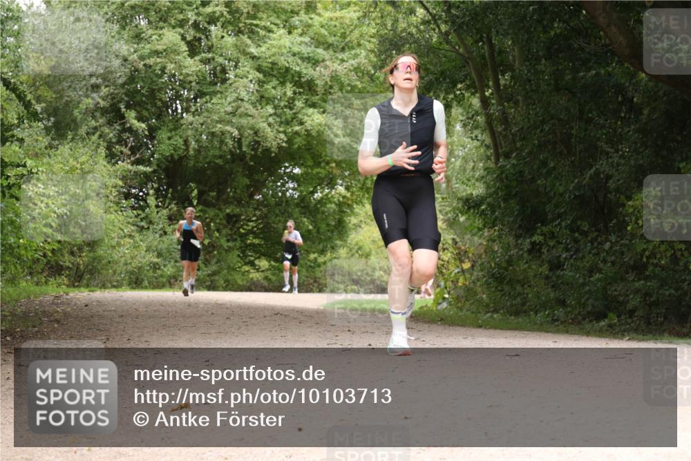 30.08.2026 - Elbe Triathlon Hamburg Antke Förster http://msf.ph/oto/10103713 30.08.2026 11:45:08 Laufen  meine-sportfotos.de