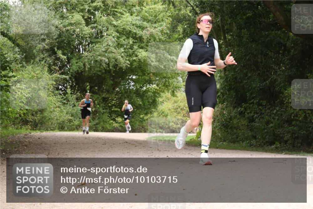 30.08.2026 - Elbe Triathlon Hamburg Antke Förster http://msf.ph/oto/10103715 30.08.2026 11:45:08 Laufen  meine-sportfotos.de