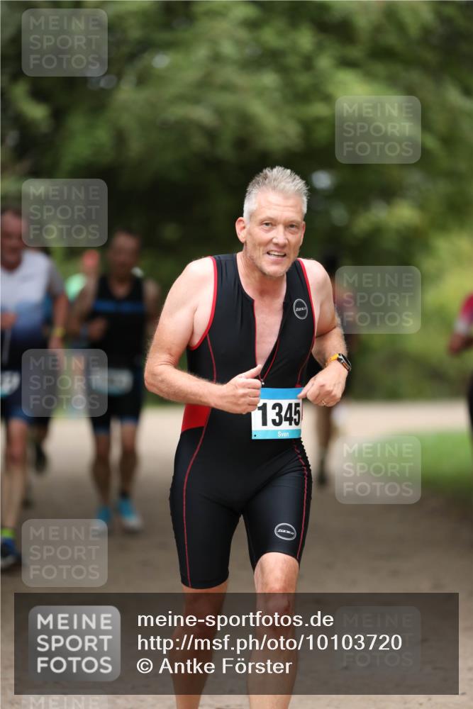 30.08.2026 - Elbe Triathlon Hamburg Antke Förster http://msf.ph/oto/10103720 30.08.2026 11:41:17 Laufen 1345 meine-sportfotos.de
