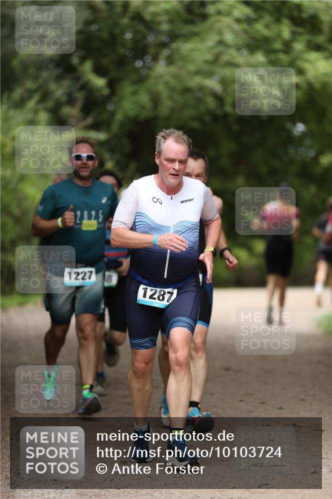30.08.2026 - Elbe Triathlon Hamburg Antke Förster http://msf.ph/oto/10103724 30.08.2026 11:41:18 Laufen 202, 5, 1227, 8, 1287 meine-sportfotos.de