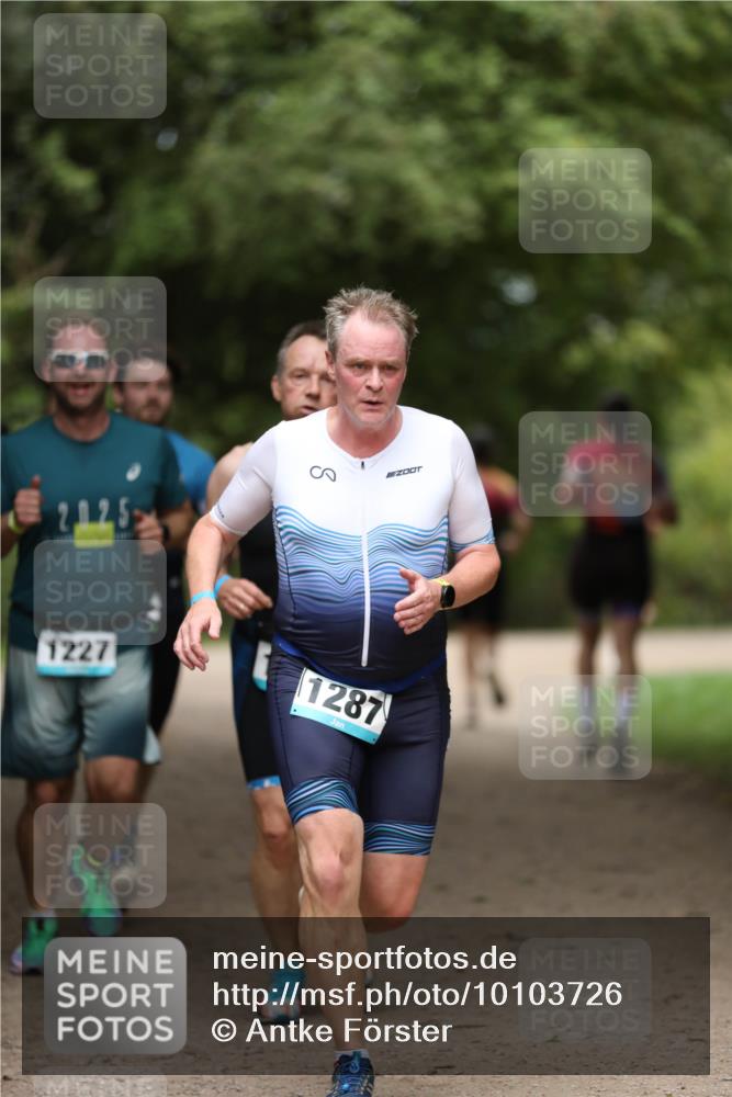 30.08.2026 - Elbe Triathlon Hamburg Antke Förster http://msf.ph/oto/10103726 30.08.2026 11:41:19 Laufen 21, 25, 1227, 1287 meine-sportfotos.de