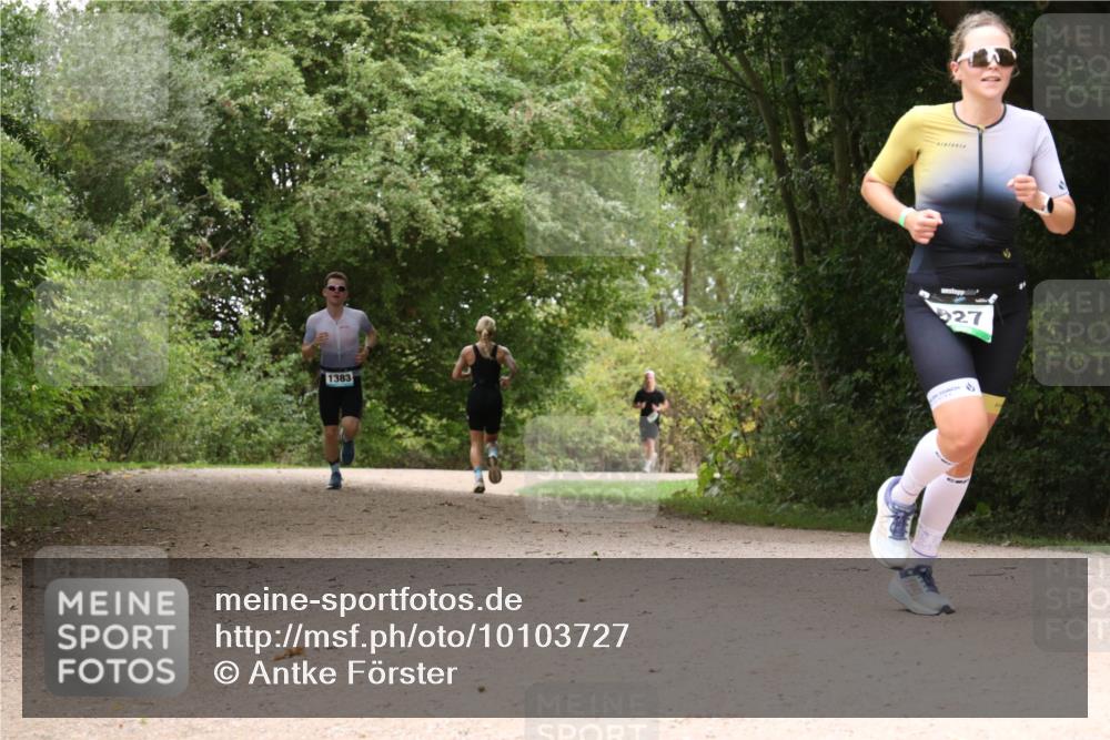 30.08.2026 - Elbe Triathlon Hamburg Antke Förster http://msf.ph/oto/10103727 30.08.2026 11:45:22 Laufen 1383, 27 meine-sportfotos.de