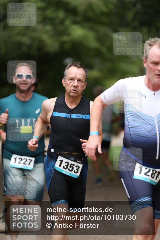30.08.2026 - Elbe Triathlon Hamburg Antke Förster http://msf.ph/oto/10103730 30.08.2026 11:41:20 Laufen 2025, 1227, 1353, 1287 meine-sportfotos.de