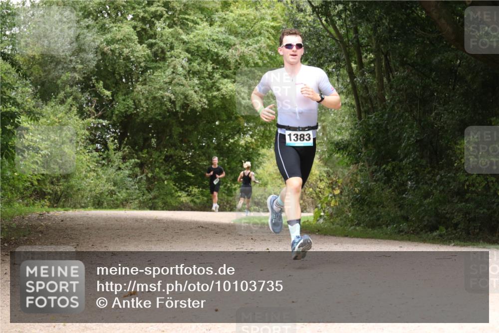 30.08.2026 - Elbe Triathlon Hamburg Antke Förster http://msf.ph/oto/10103735 30.08.2026 11:45:25 Laufen 1383 meine-sportfotos.de