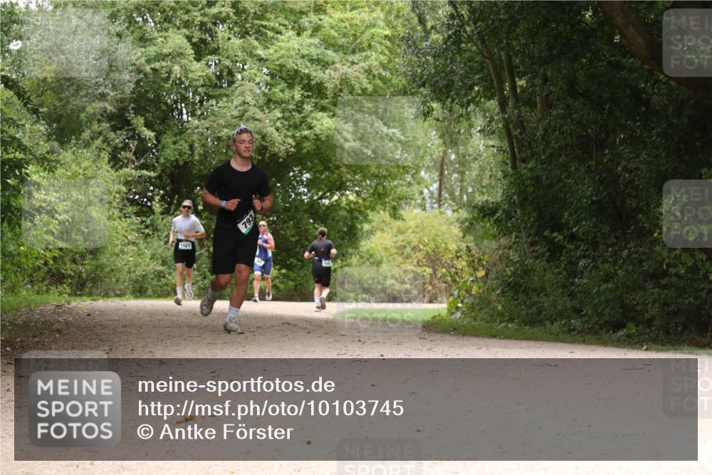 30.08.2026 - Elbe Triathlon Hamburg Antke Förster http://msf.ph/oto/10103745 30.08.2026 11:45:38 Laufen 1421, 793 meine-sportfotos.de
