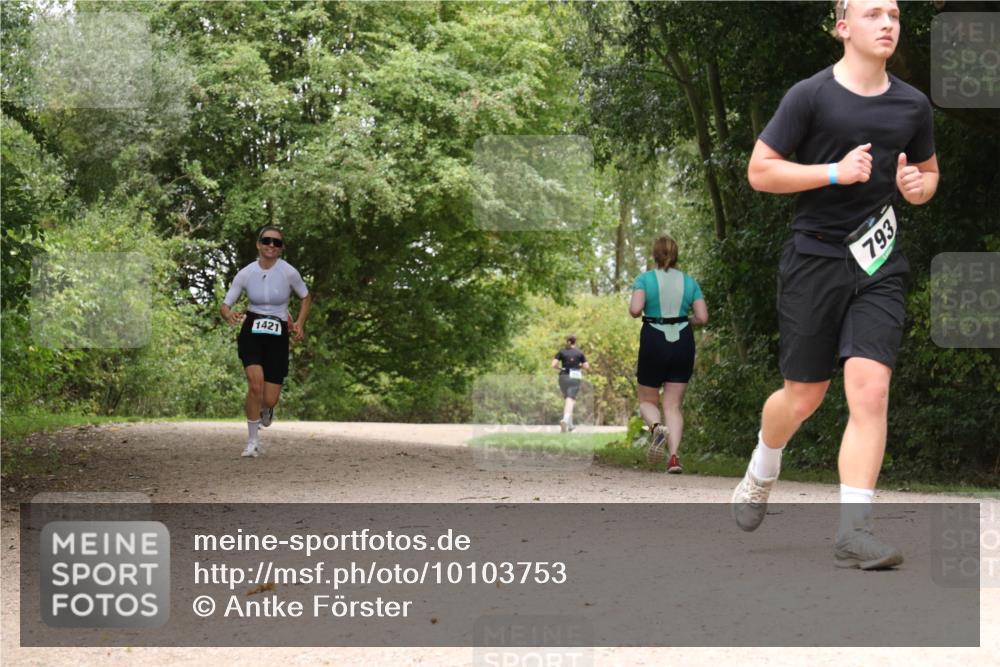30.08.2026 - Elbe Triathlon Hamburg Antke Förster http://msf.ph/oto/10103753 30.08.2026 11:45:41 Laufen 1421, 793 meine-sportfotos.de