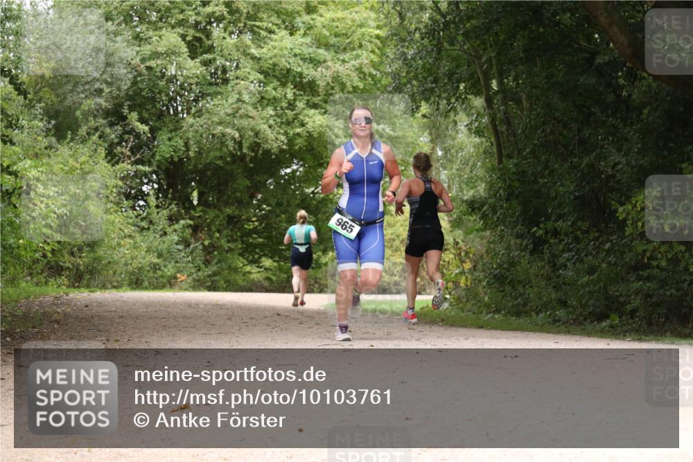 30.08.2026 - Elbe Triathlon Hamburg Antke Förster http://msf.ph/oto/10103761 30.08.2026 11:45:47 Laufen 965 meine-sportfotos.de